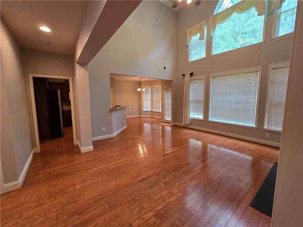 624 Maple Grove Way - Photo 7 of 27