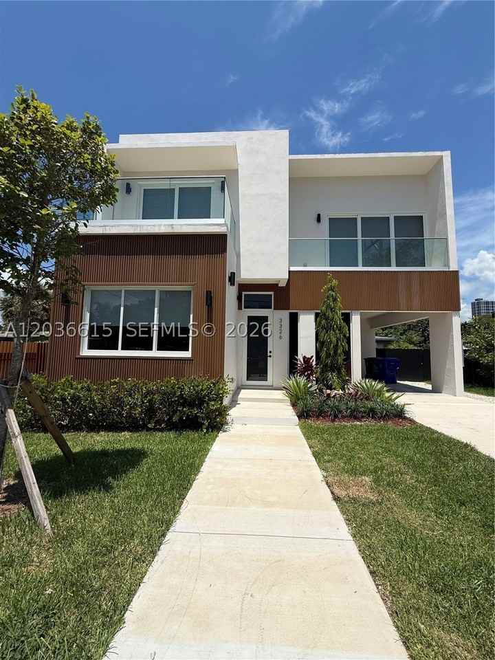 3326 Elizabeth St - Photo 4 of 50