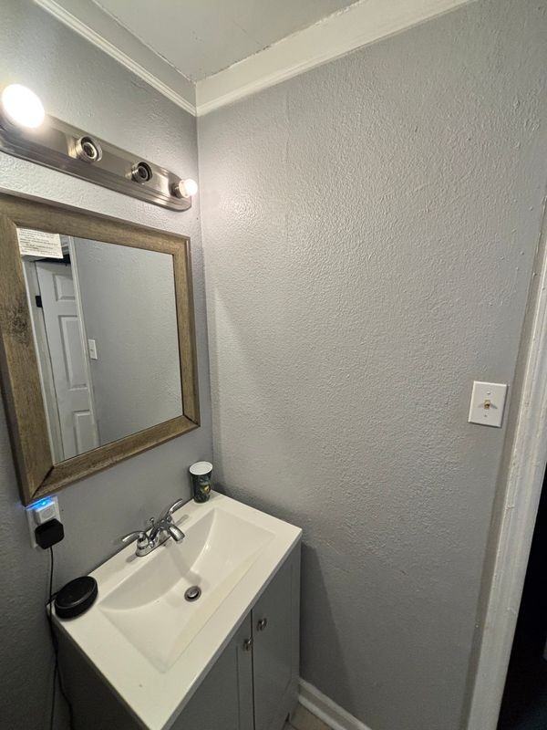 4600 Charles St - Photo 5 of 13