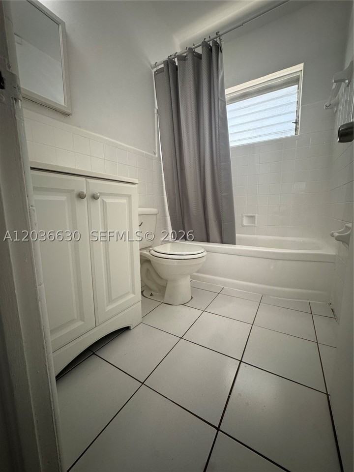 1611 West Ave #10 - Photo 4 of 12