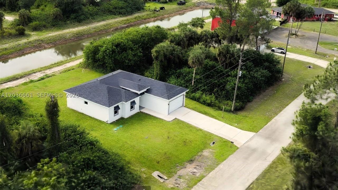 6108 Stratton Rd - Photo 3 of 28