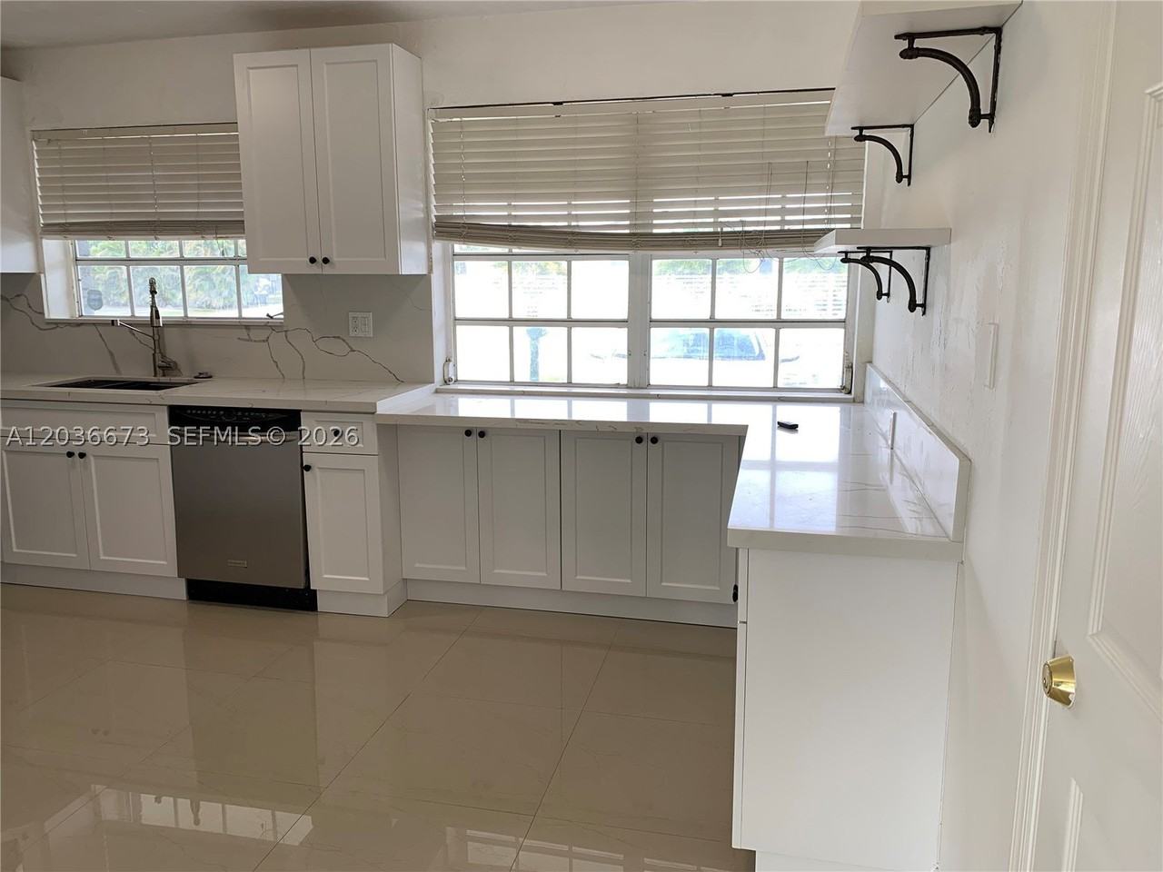 2025 Sw 84th Ct - Photo 5 of 20