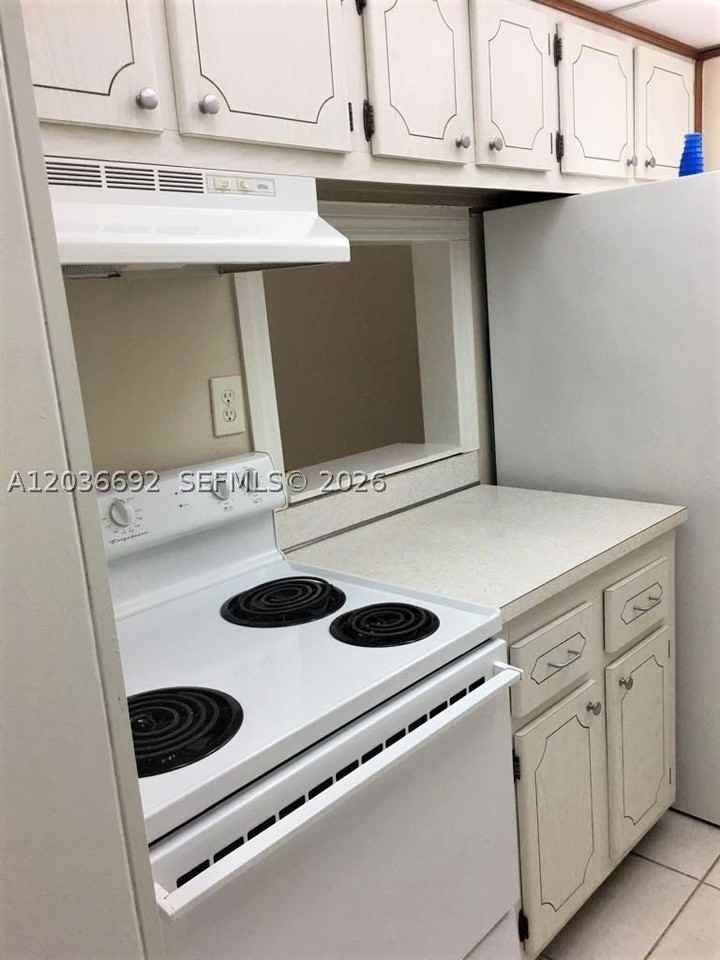14201 N Kendall Dr #405D - Photo 6 of 38
