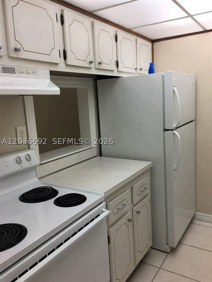 14201 N Kendall Dr #405D - Photo 7 of 38