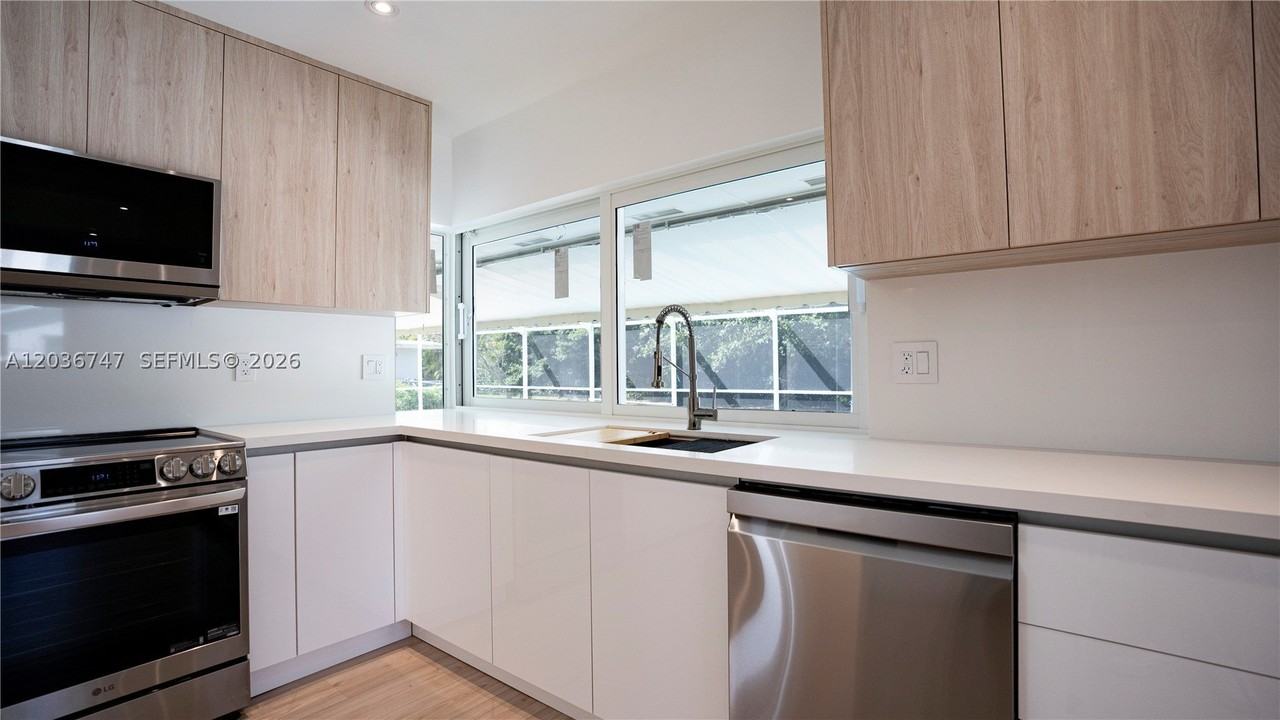 15340 Sw 85th Ave - Photo 6 of 50