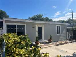 featured image of 241 Sw 3rd Ter #0