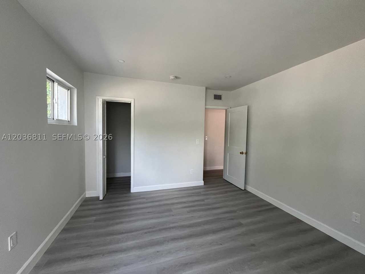 602 Sw 13th Ave #4 - Photo 3 of 10