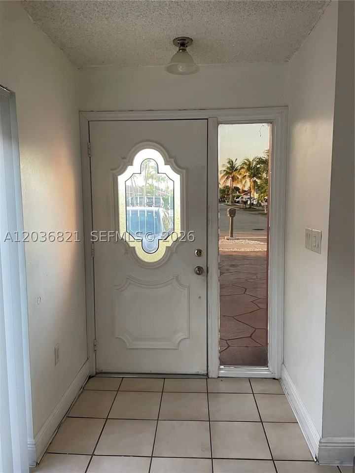 14770 Sw 60th St - Photo 4 of 16