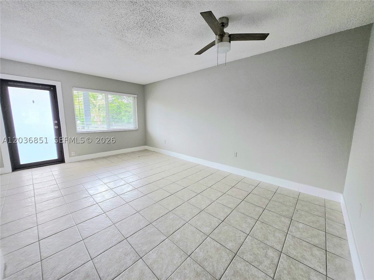 335 Sw 20th St #7 - Photo 4 of 15