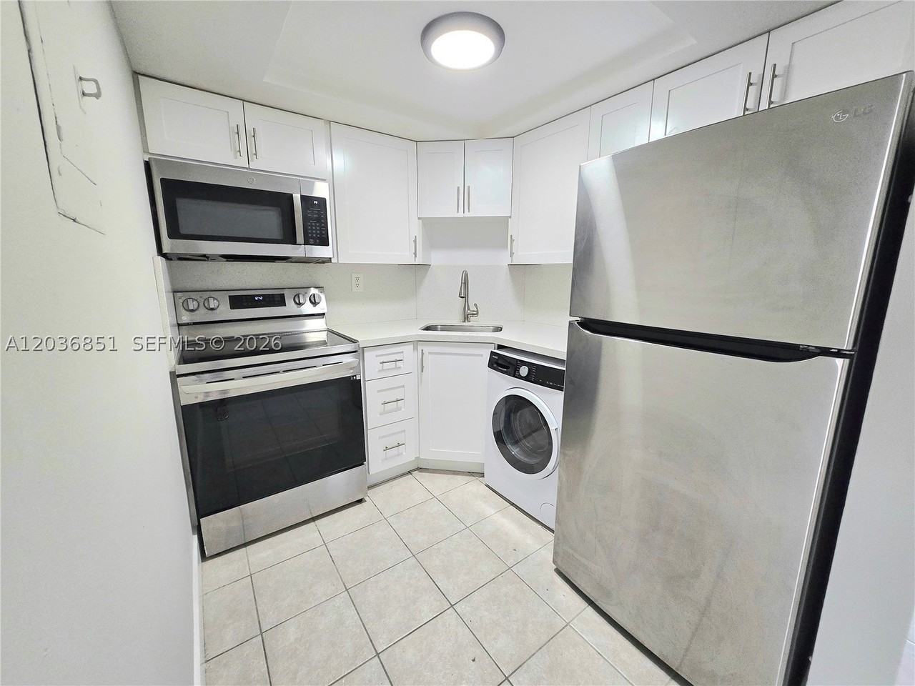 335 Sw 20th St #7 - Photo 6 of 15