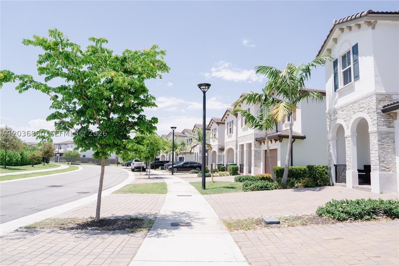12779 Nw 24th Ave #0 - Photo 4 of 50