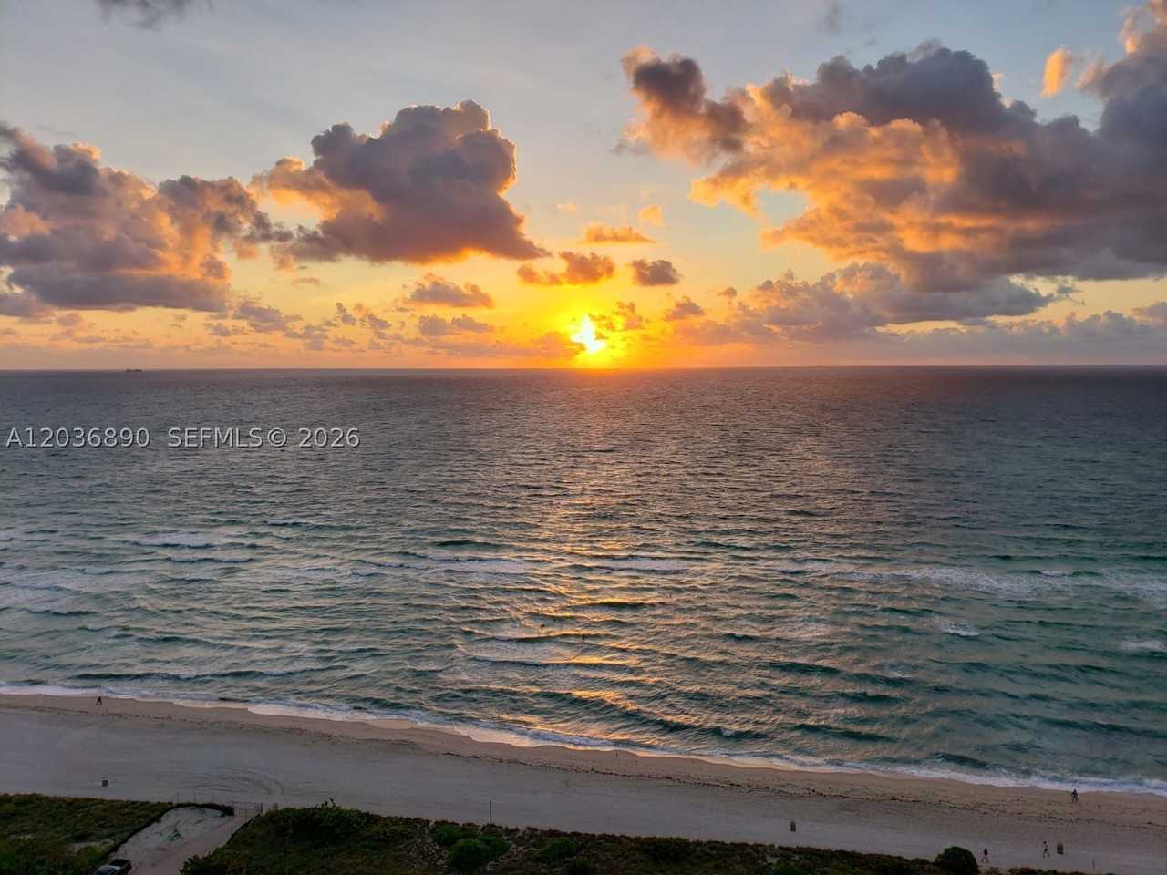 2555 Collins Ave #2207