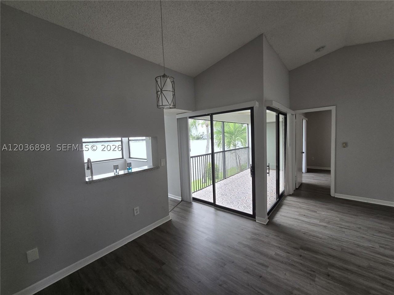 1024 S Independence Dr #1024E - Photo 2 of 19