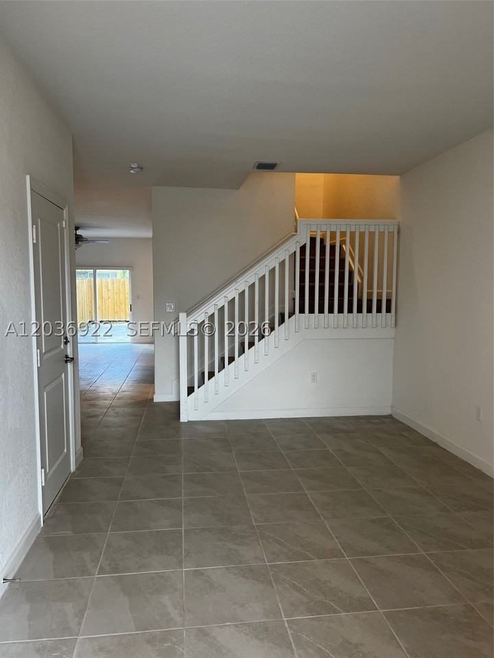 1120 Se 26th Ter #1120 - Photo 4 of 38