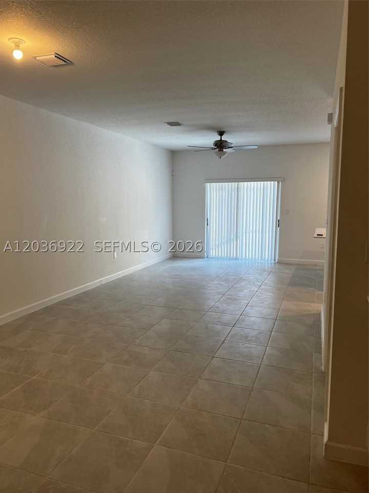 1120 Se 26th Ter #1120 - Photo 6 of 38