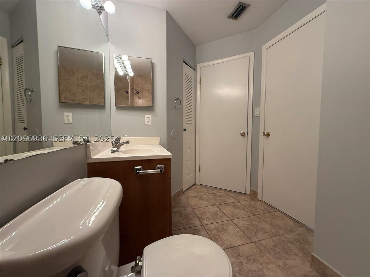 937 Coral Club Dr #937 - Photo 3 of 14