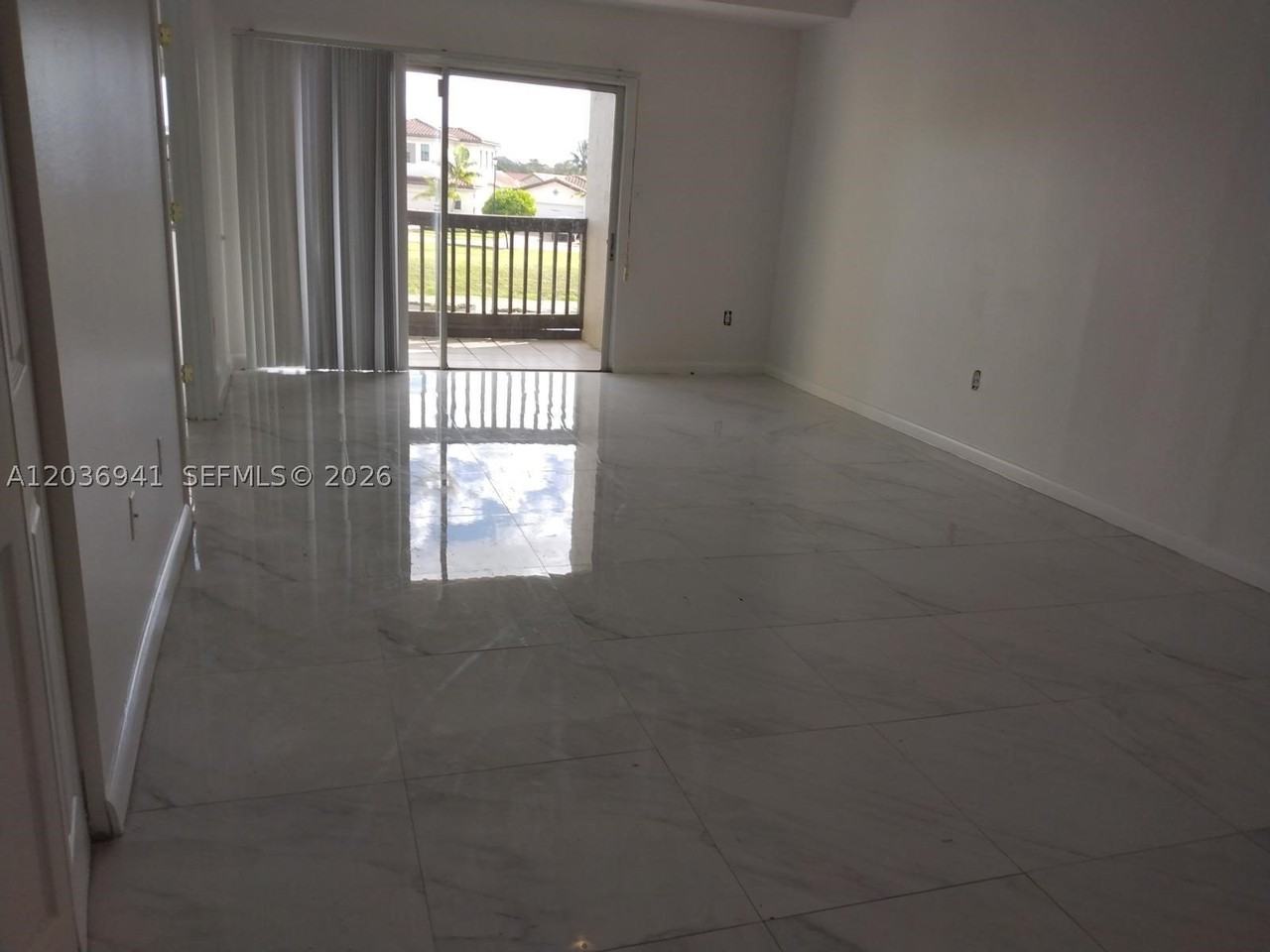 805 Sw 113th Way #805 - Photo 3 of 14