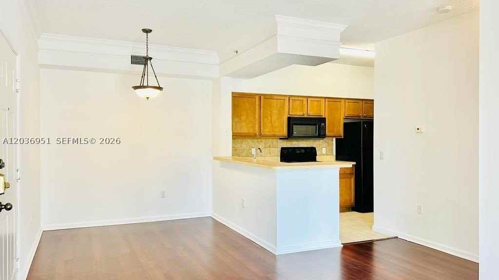 2304 Myrtlewood Cir E #304 - Photo 2 of 17