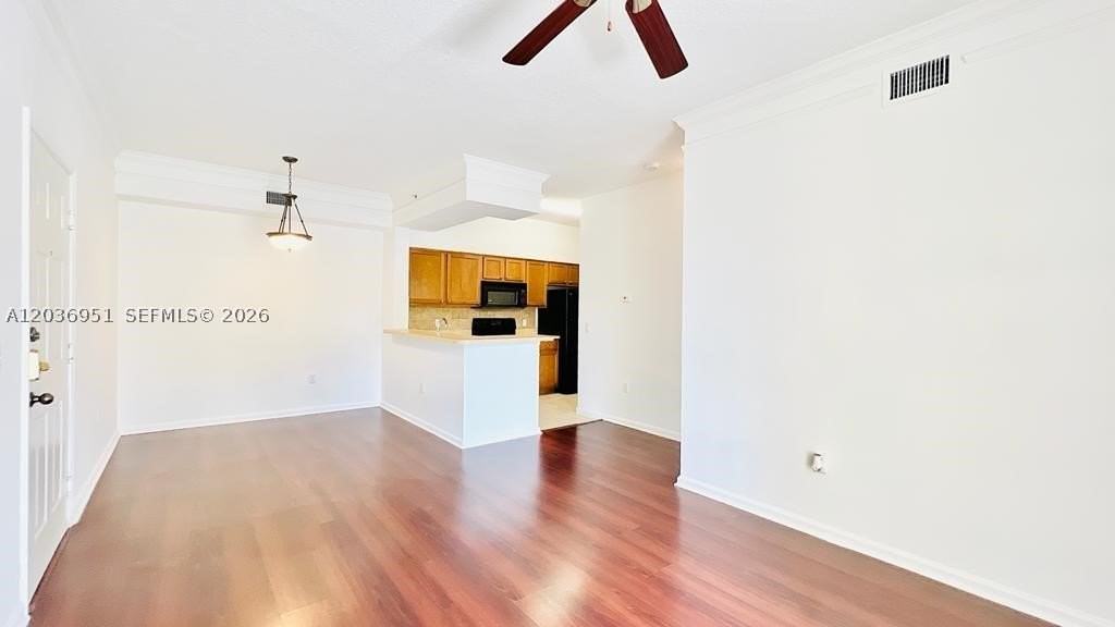 2304 Myrtlewood Cir E #304 - Photo 3 of 17