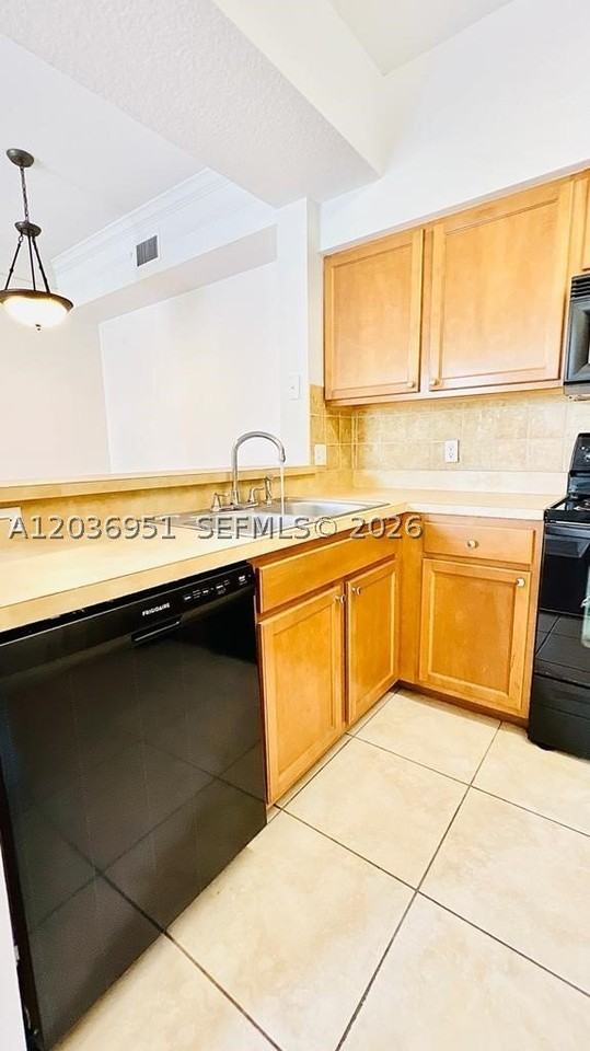 2304 Myrtlewood Cir E #304 - Photo 6 of 17