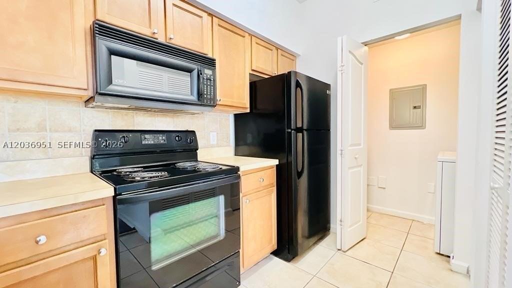 2304 Myrtlewood Cir E #304 - Photo 7 of 17