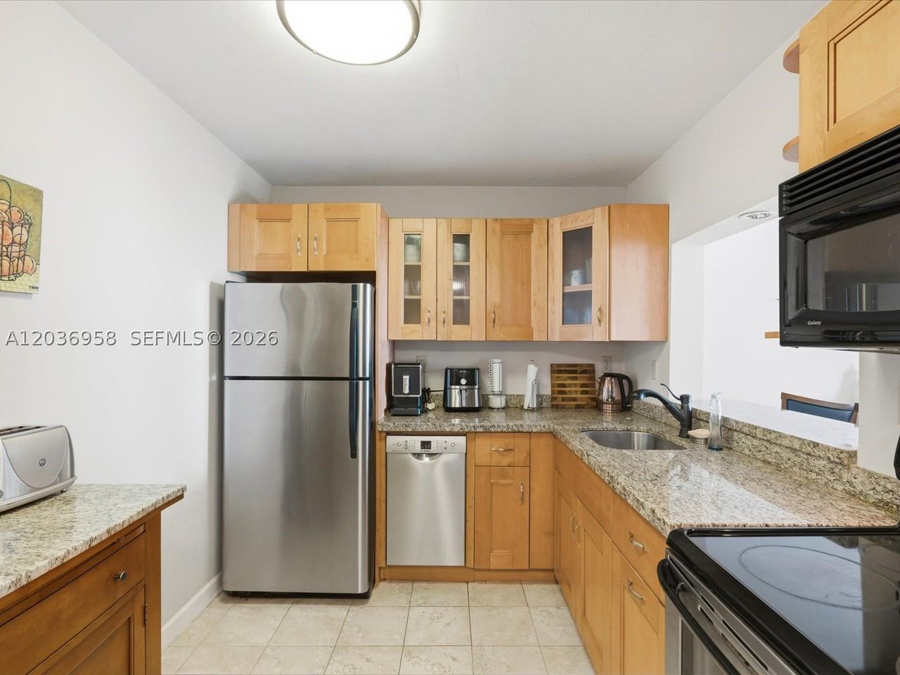 3588 Collins Ave #504 - Photo 4 of 20