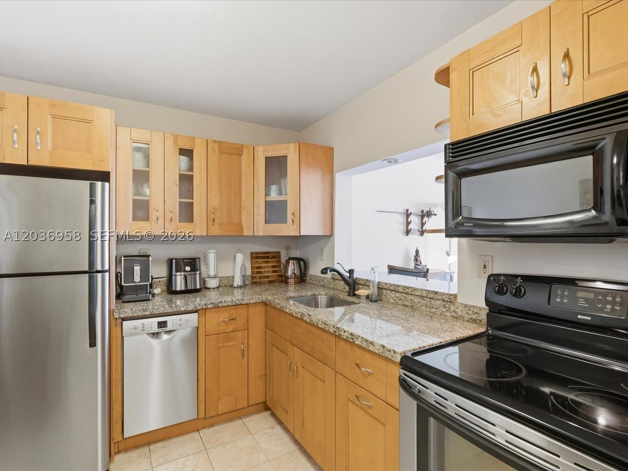 3588 Collins Ave #504 - Photo 5 of 20