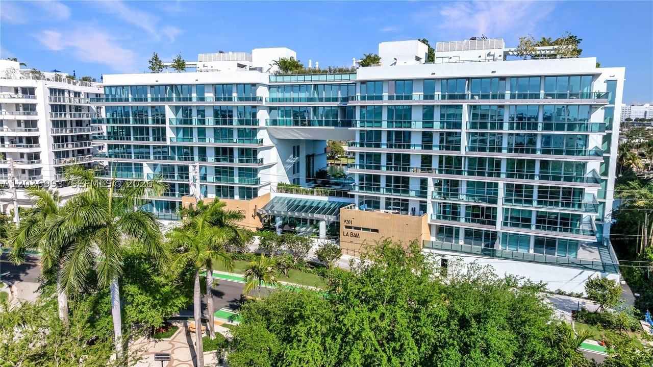 9221 E Bay Harbor Dr #512
