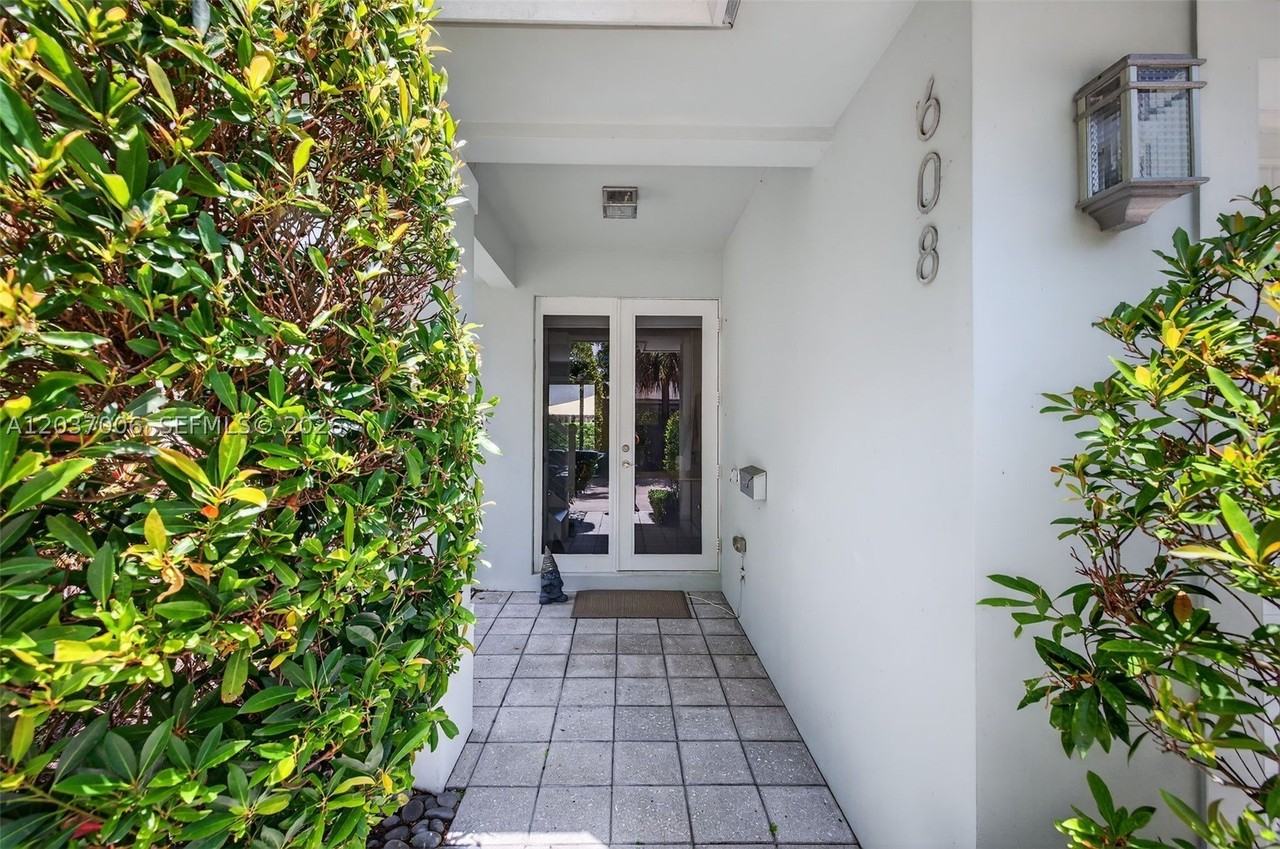 608 Sw 15th St - Photo 4 of 50