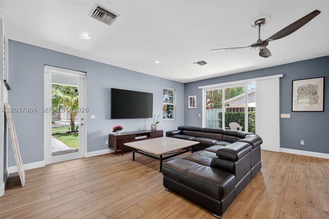 608 Sw 15th St - Photo 6 of 50