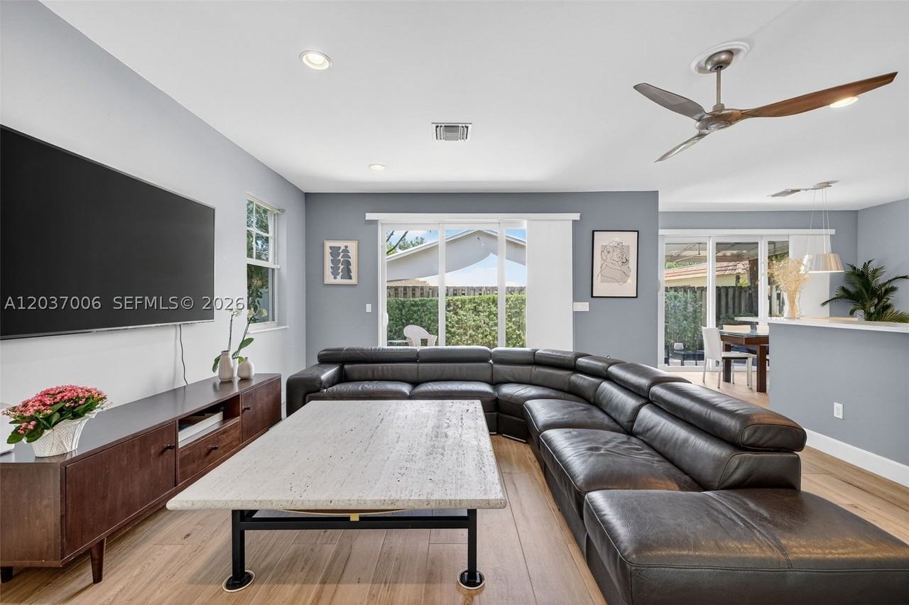 608 Sw 15th St - Photo 7 of 50