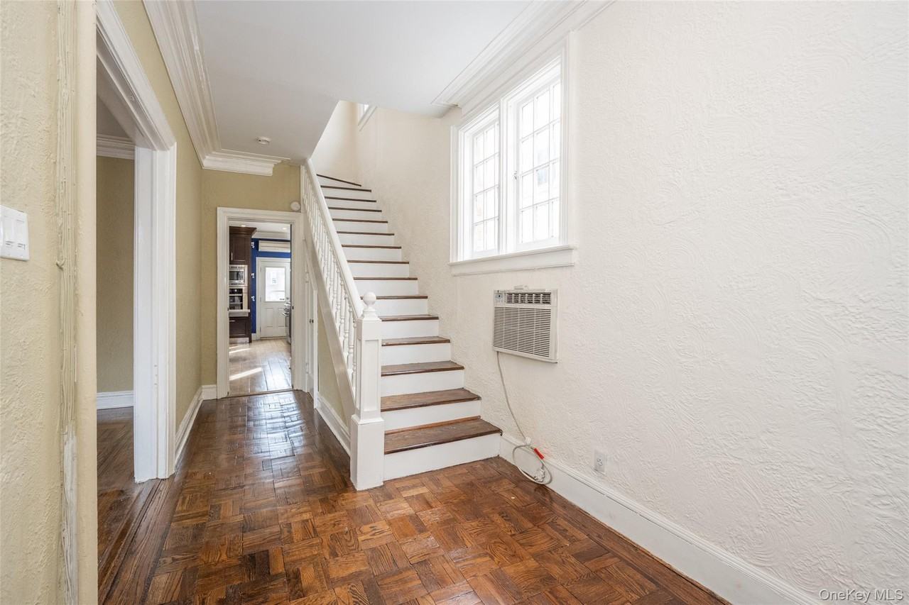 3212 Cambridge Ave - Photo 5 of 47