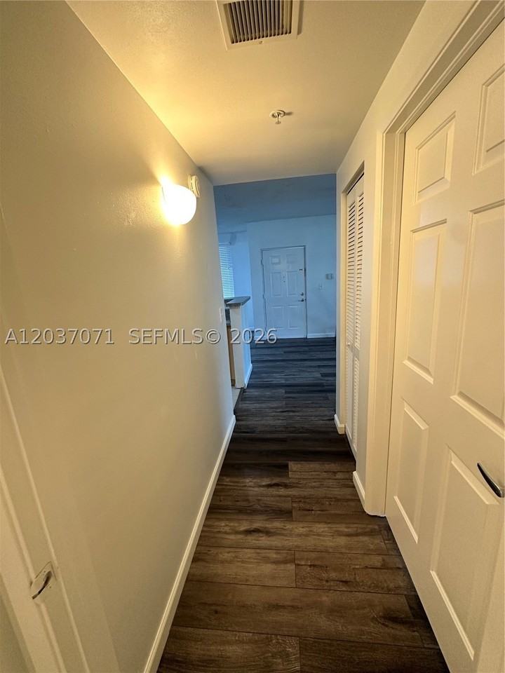 8050 N Nob Hill Rd #102 - Photo 7 of 10