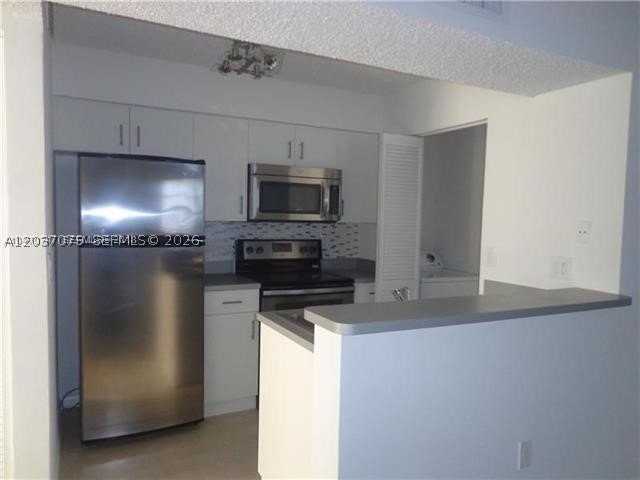 1267 Sw 46th Ave #2315 - Photo 2 of 18