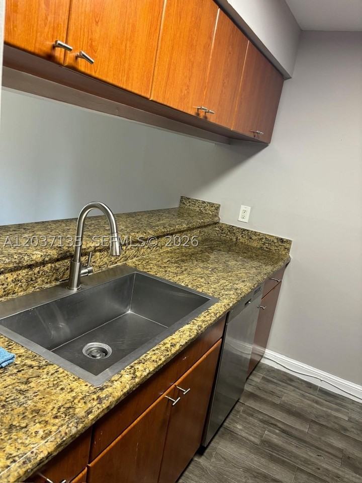 11585 Nw 43rd St #11585 - Photo 5 of 23
