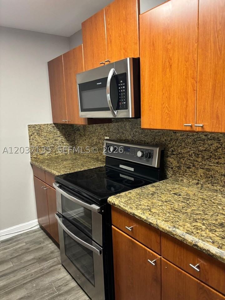 11585 Nw 43rd St #11585 - Photo 7 of 23