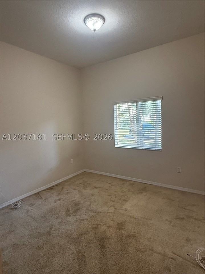 1657 Se 23rd Way #1657 - Photo 4 of 14