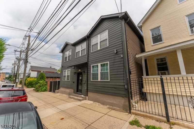 335 Henry St Apt 3 - Photo 2 of 25
