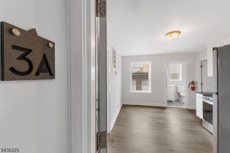 335 Henry St Apt 3 - Photo 5 of 25