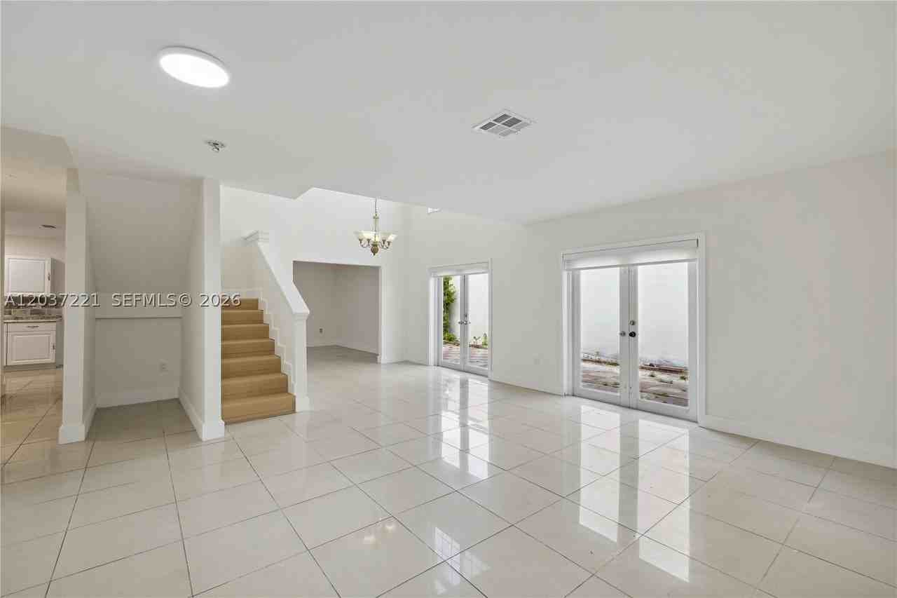 15131 Sw 58th St - Photo 2 of 12