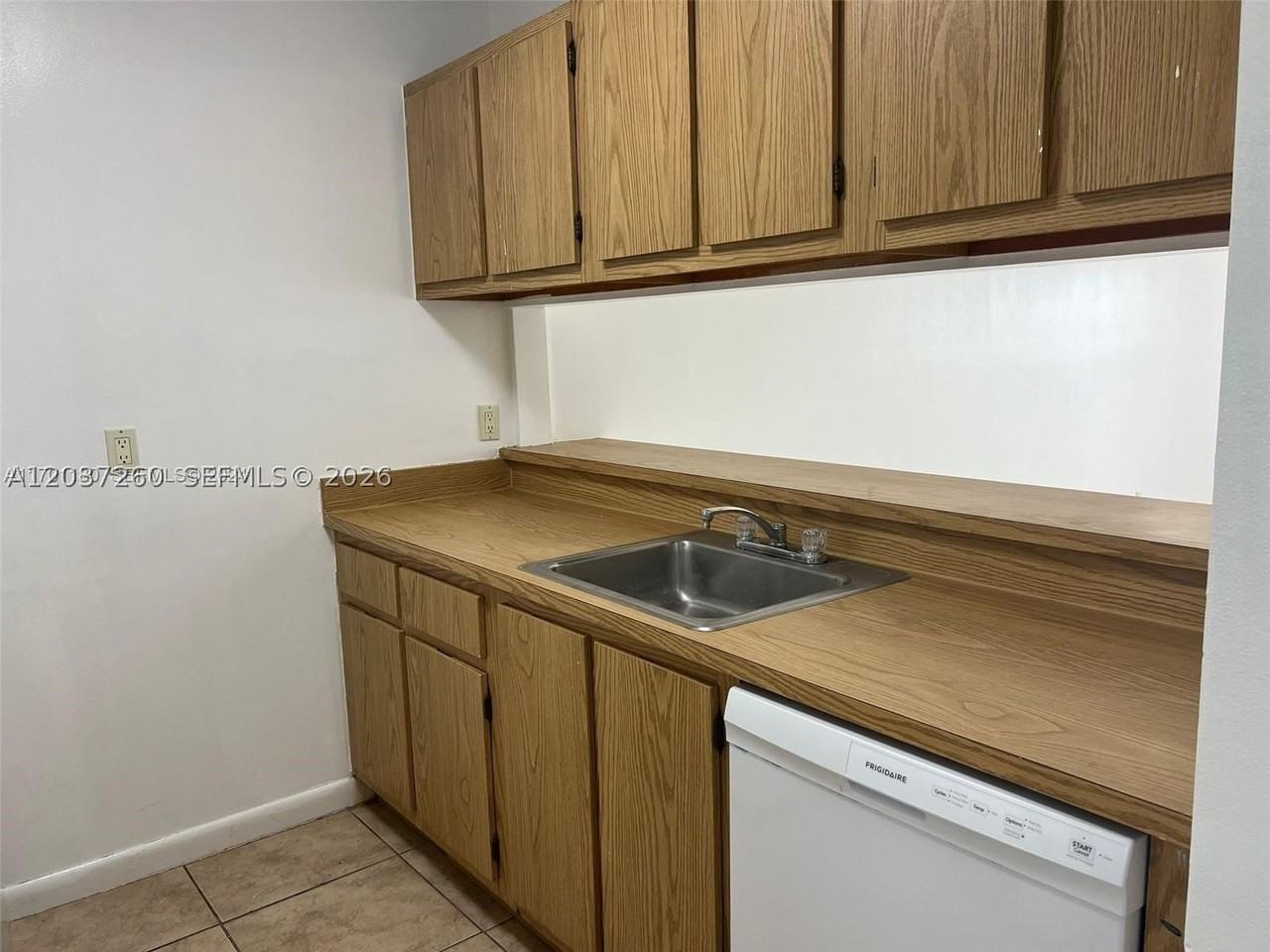 8610 N Sherman Cir #504 - Photo 4 of 14