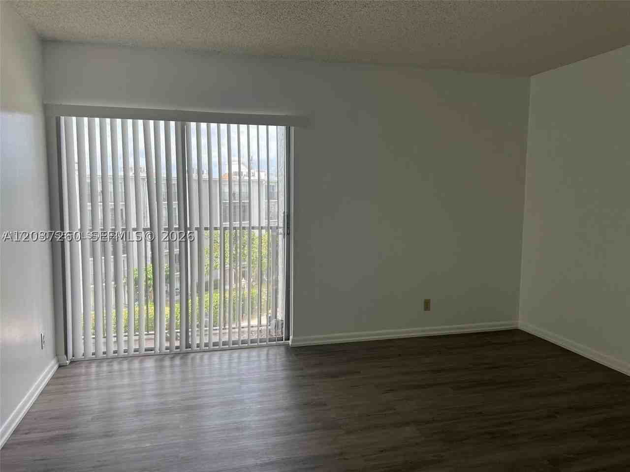 8610 N Sherman Cir #504 - Photo 7 of 14