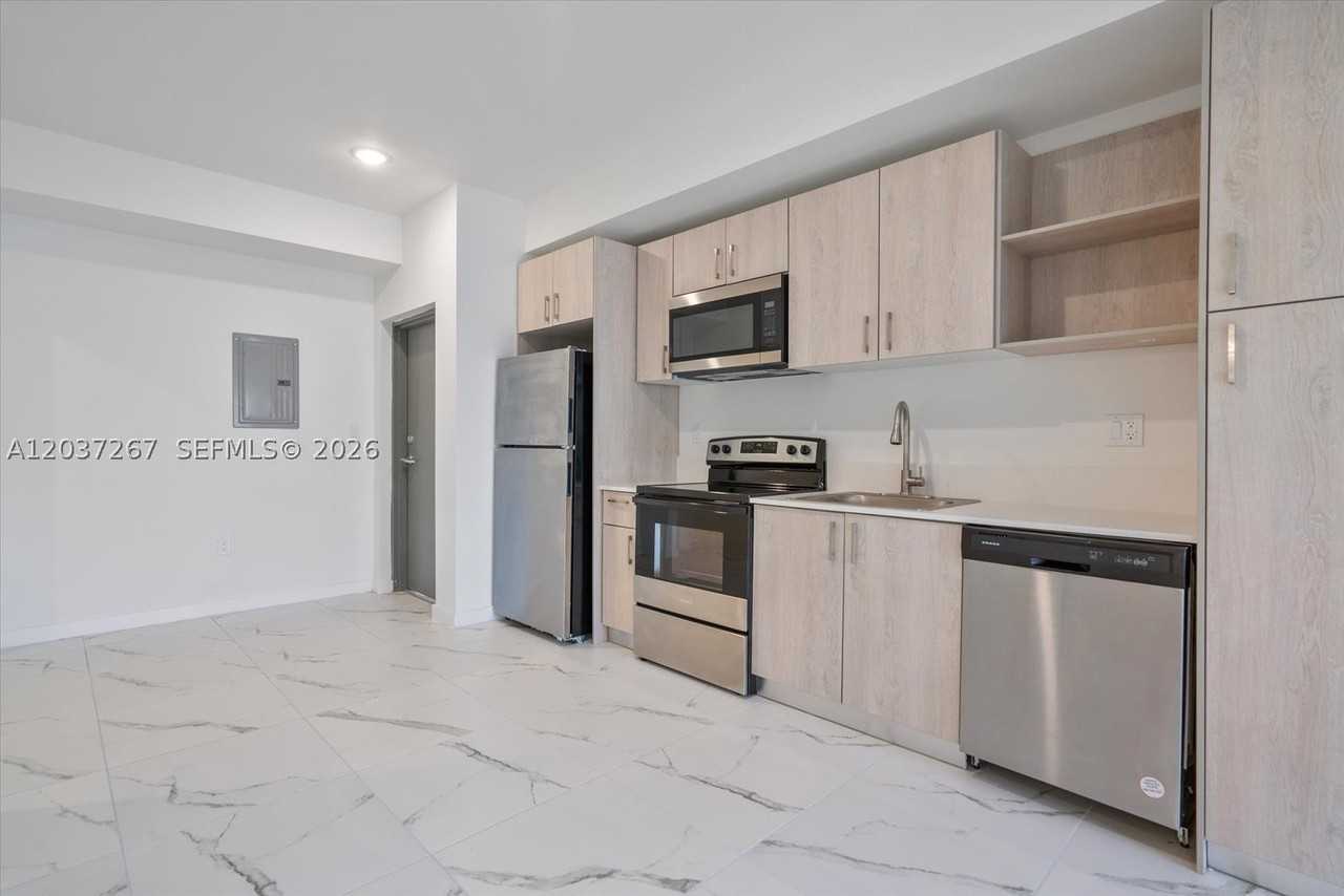 420 Sw 7th Ave #204