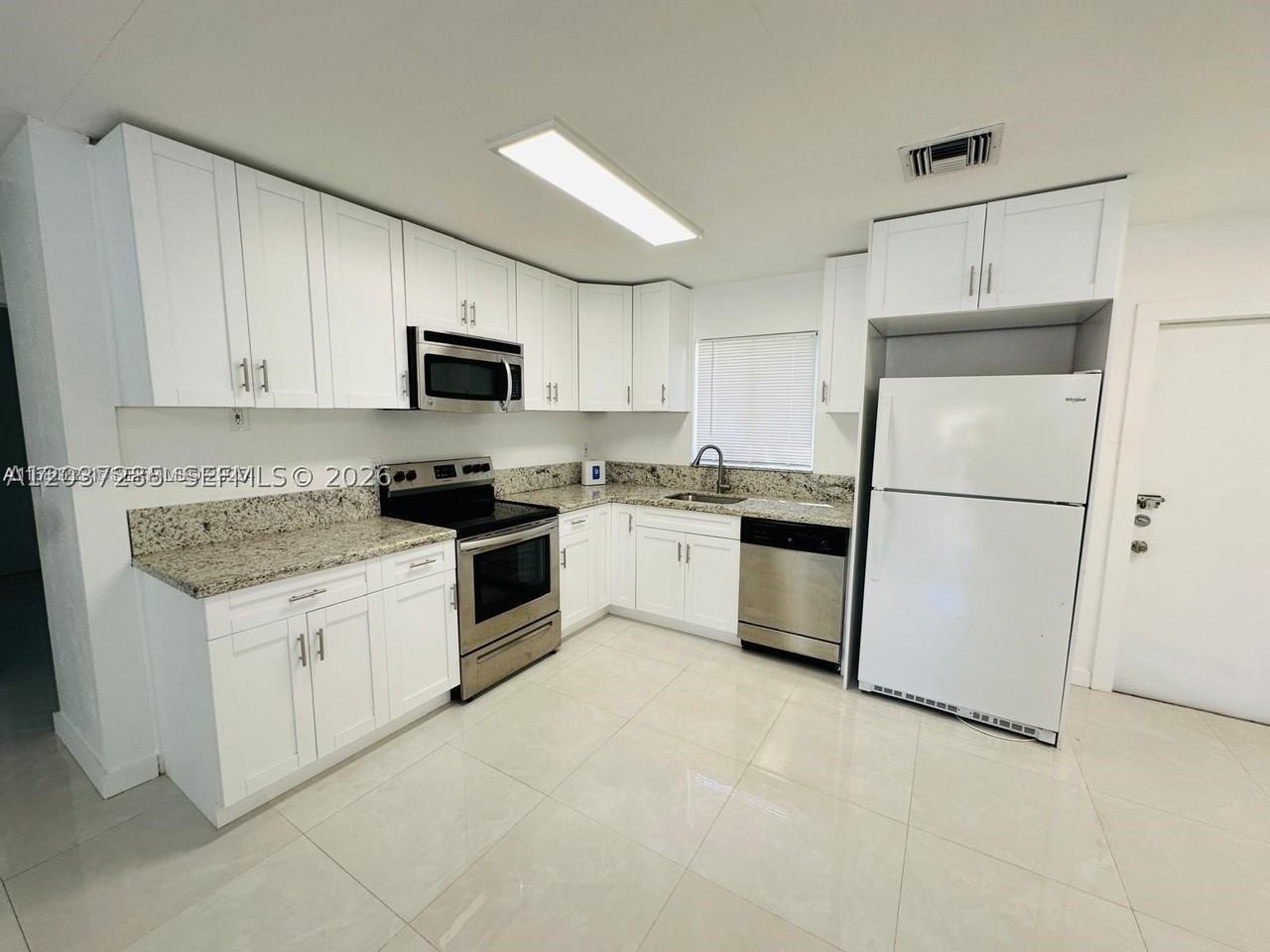 2620 Nw 14th Ct #2620 - Photo 3 of 13