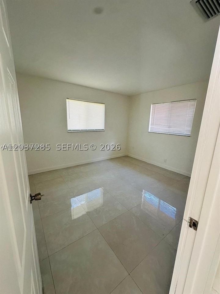 2620 Nw 14th Ct #2620 - Photo 7 of 13