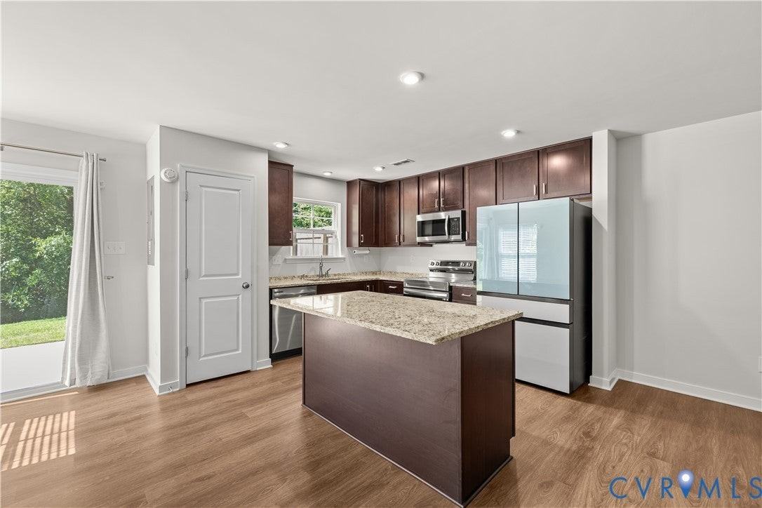 3372 Dewsberry Ln - Photo 3 of 20