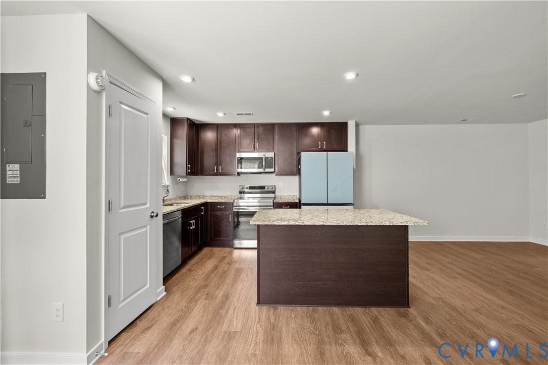 3372 Dewsberry Ln - Photo 4 of 20