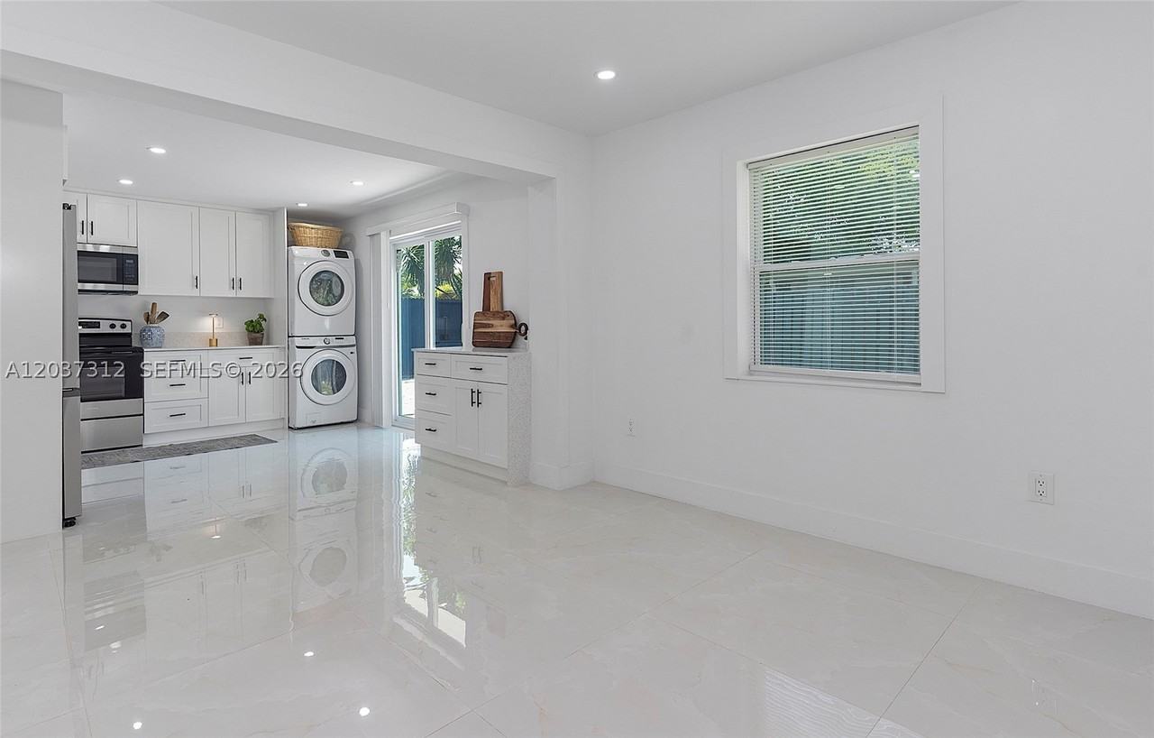 1473 Ne 30th Ct - Photo 7 of 43