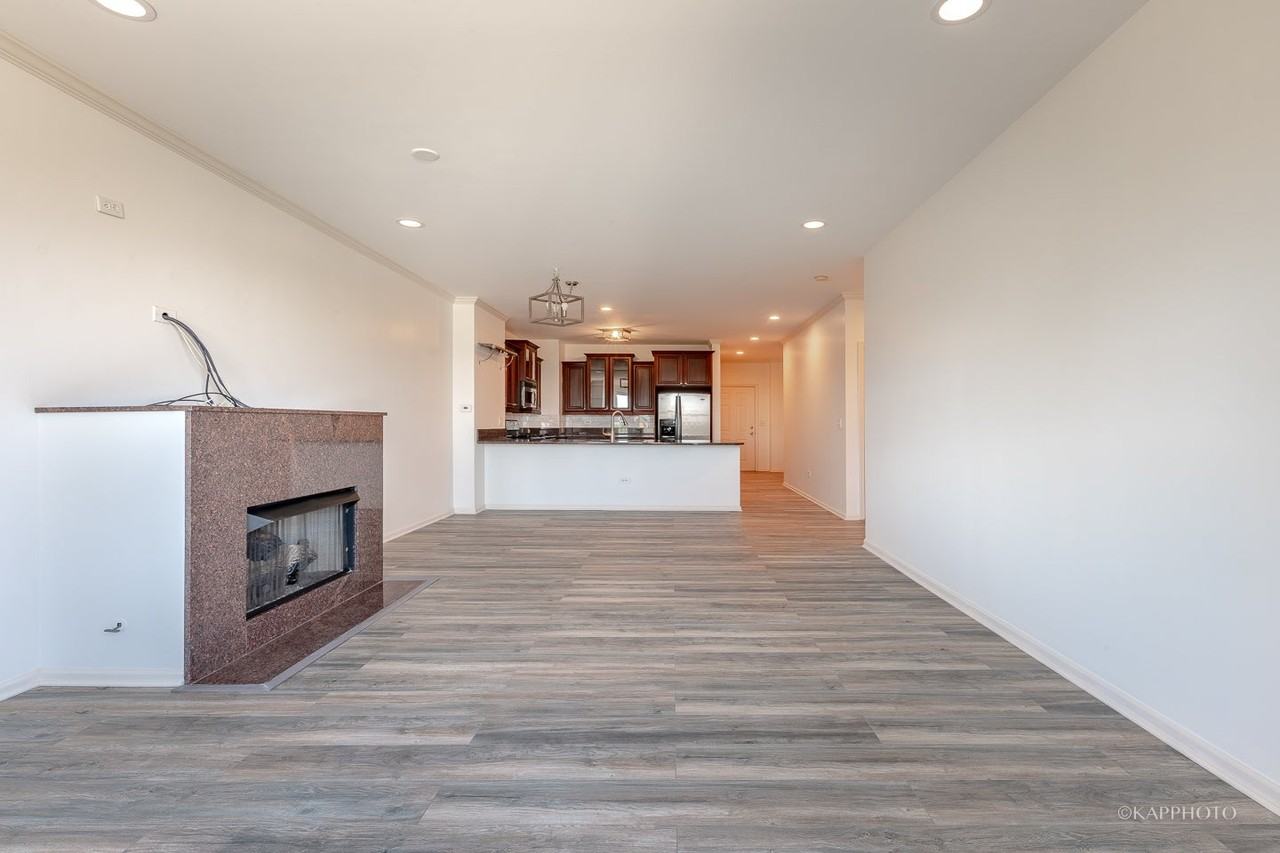 520 N Halsted St - Photo 5 of 29