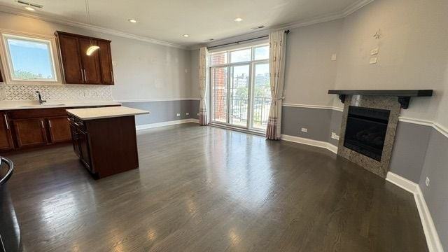 5642 N Broadway St - Photo 2 of 13